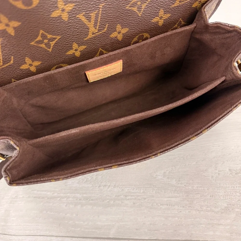 Louis Vuitton Pochette Metis Brown Monogram Canvas Crossbody Satchel Classic